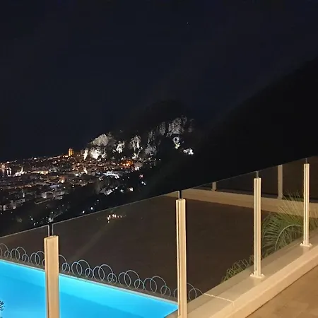 Mit Privatpool Fuer 10 Personen In Cefalu, Sizilien Nyaraló