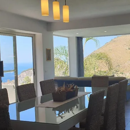 Mit Privatpool Fuer 10 Personen In Cefalu, Sizilien *