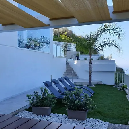Mit Privatpool Fuer 10 Personen In Cefalu, Sizilien Nyaraló